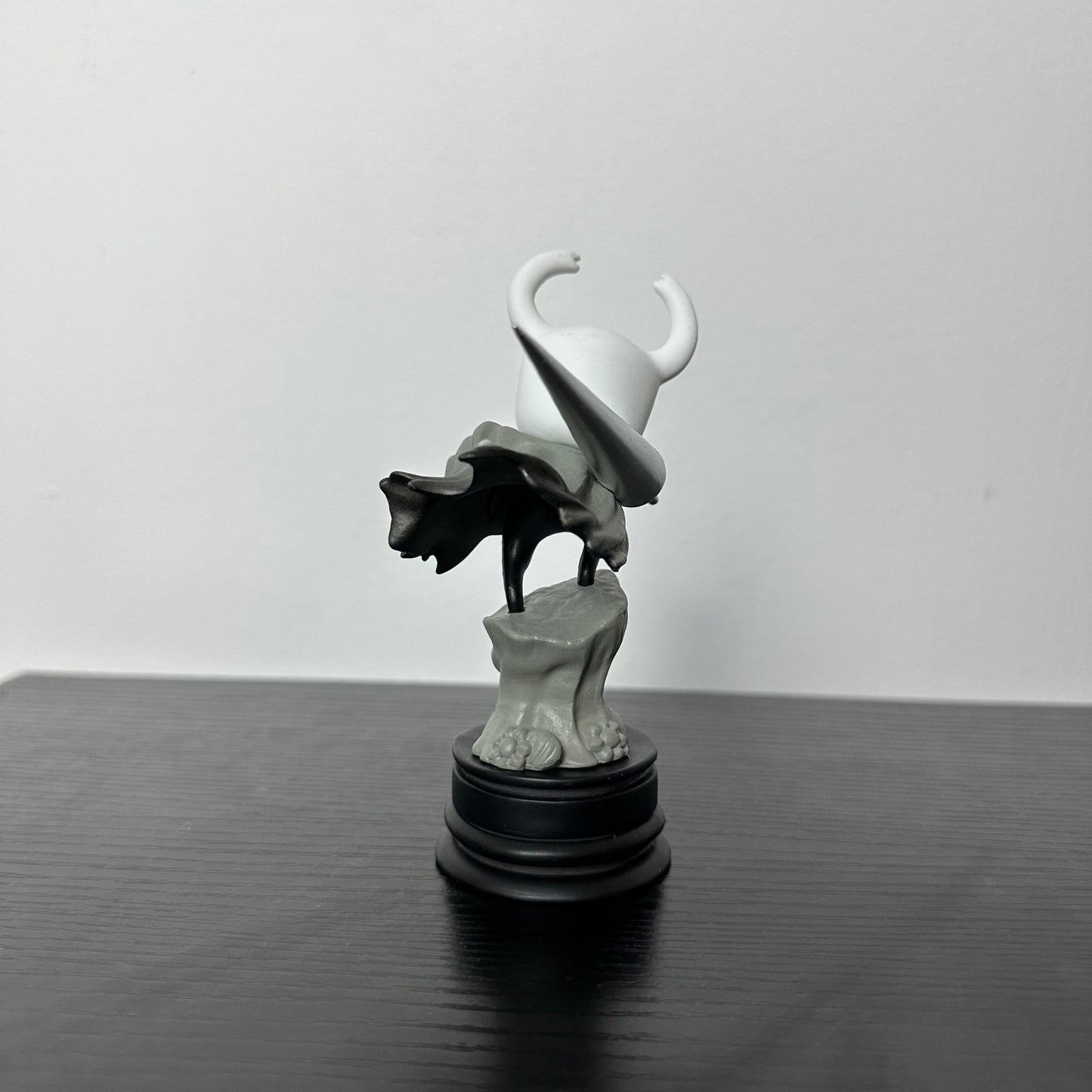Hollow Figure - hollowmarket
